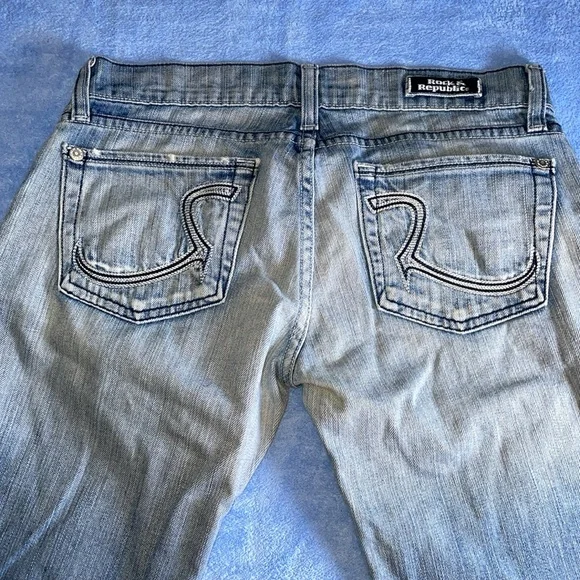 Rock & Republic Women’s Capris.  Size 27. - Picture 7 of 12